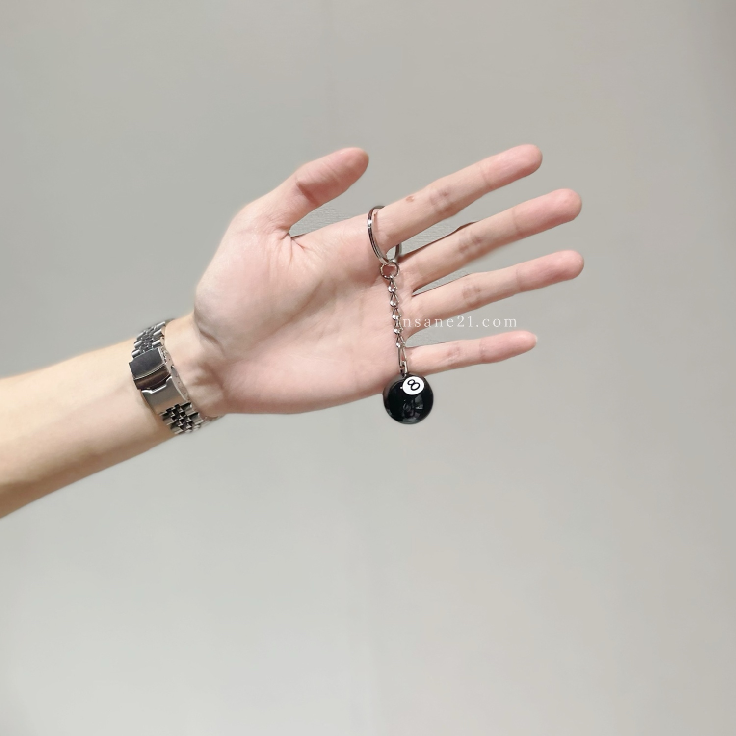 STUSSY 8 BALL KEYCHAIN 8號球 立體吊飾 撞球 造型 小LOGO 鑰匙圈