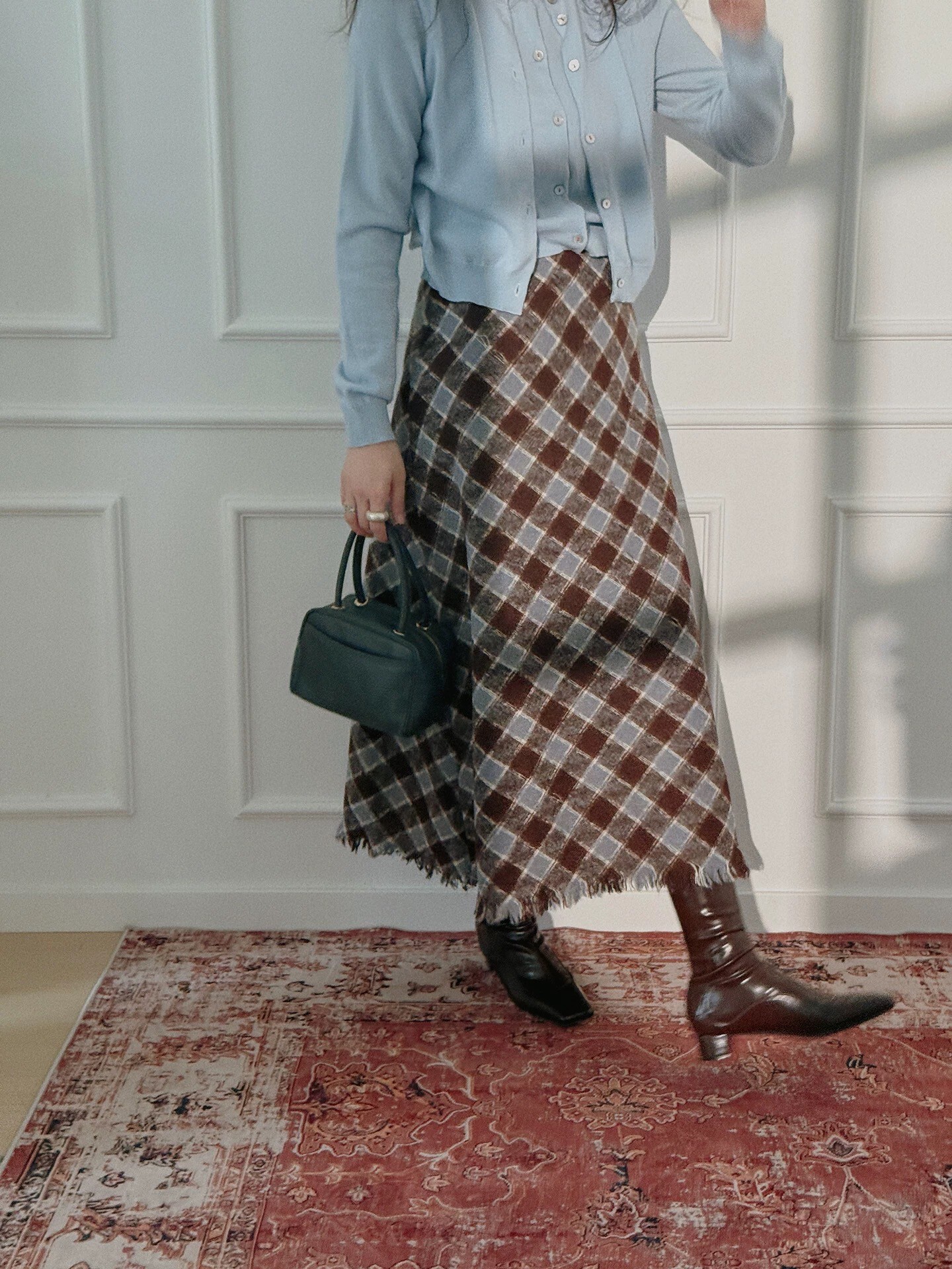 藍咖配色格紋下擺流蘇造型長裙-S-L (Elegant & Love)