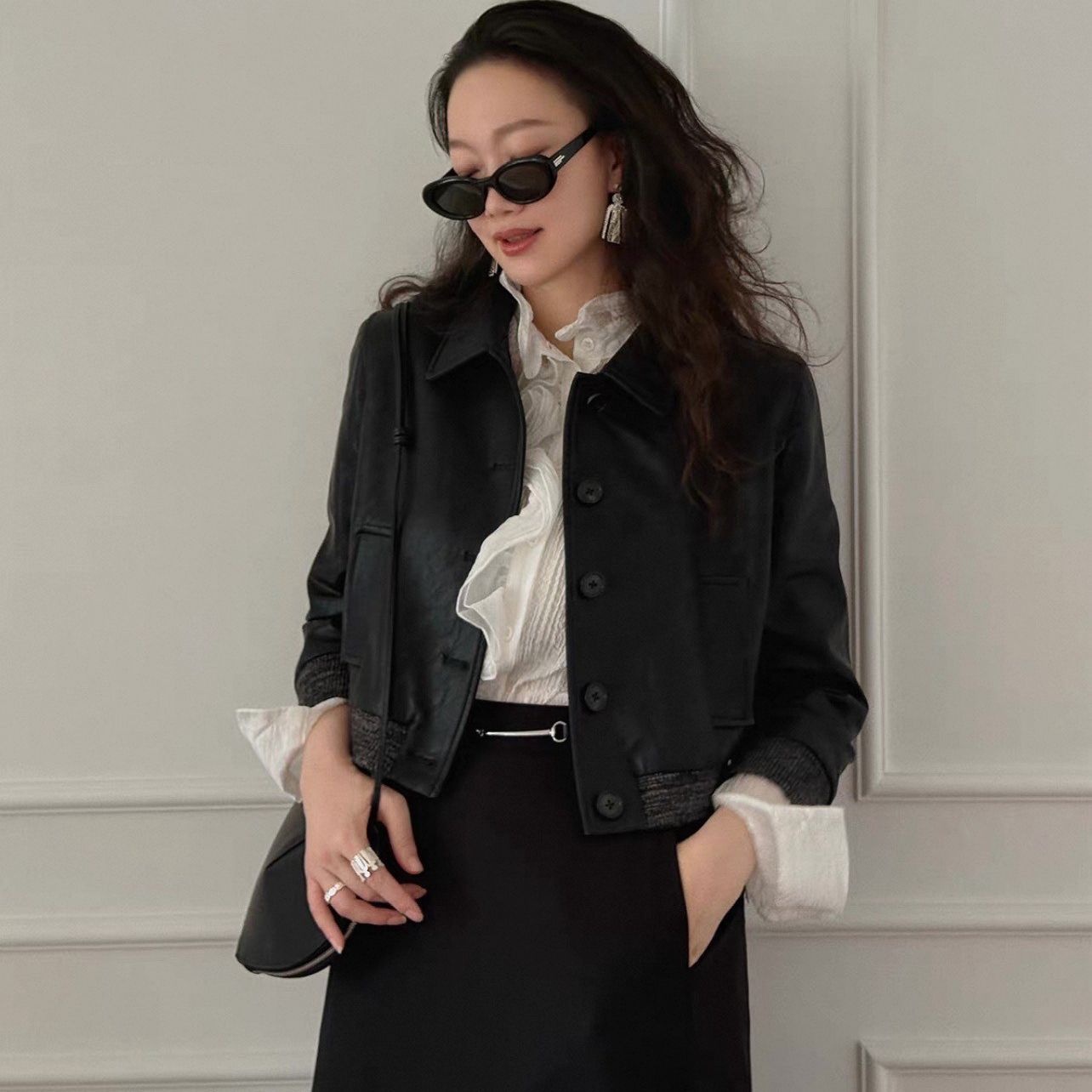 經典黑復古縮腰翻領排釦皮衣外套-XS-L (Elegant & Love)