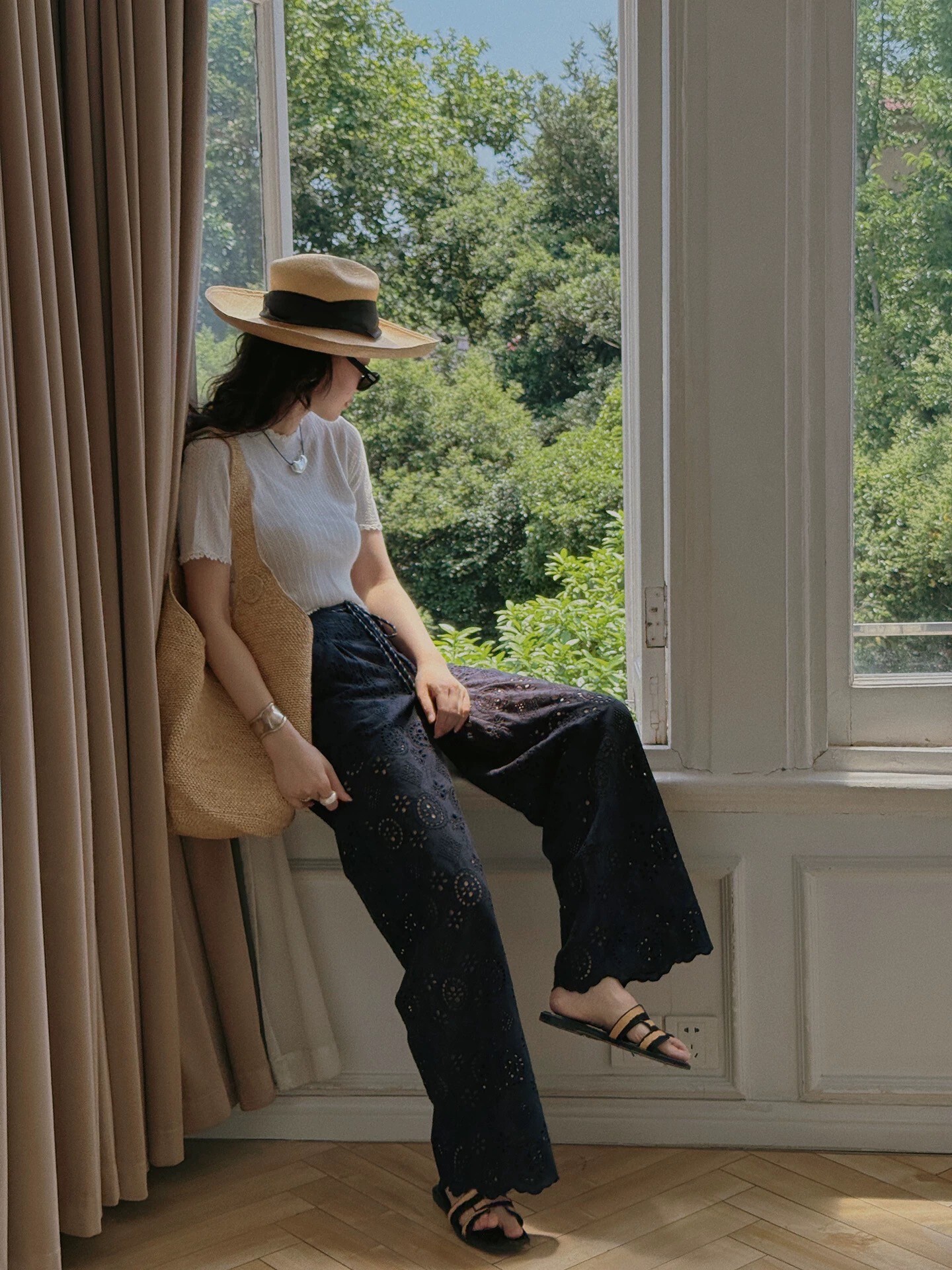 綁帶造型鏤空雕花蕾絲直筒褲長褲-XS-L / 2色 (Elegant & Love)