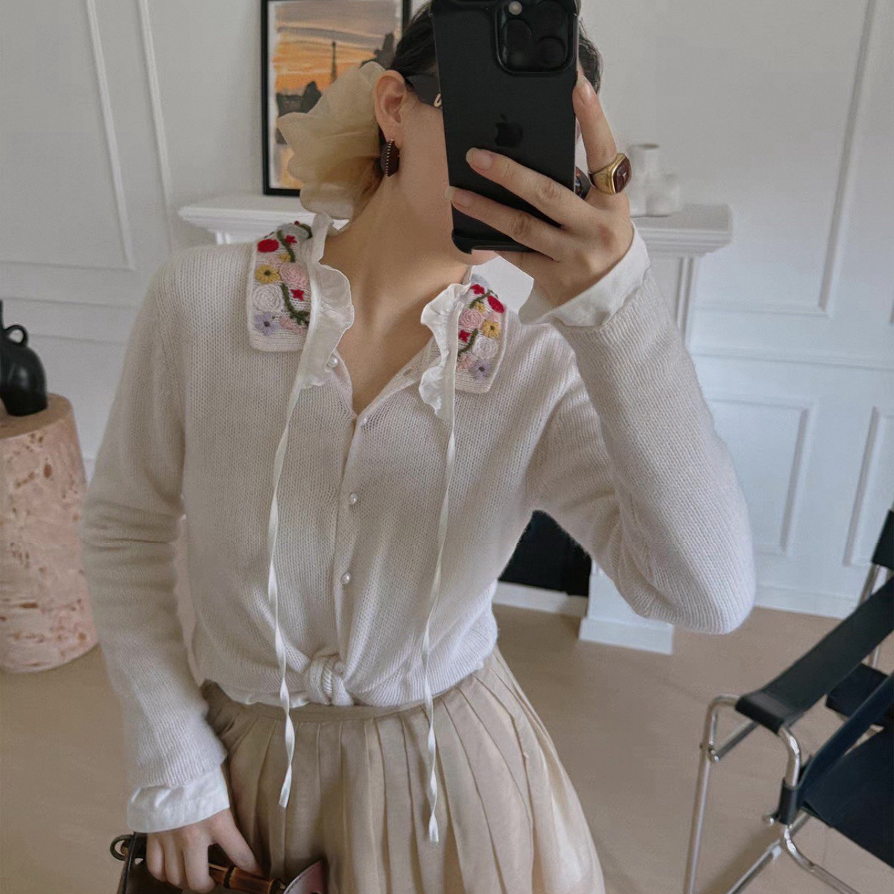 彩色小花刺繡領片針織排釦上衣外套-S-L (Elegant & Love)