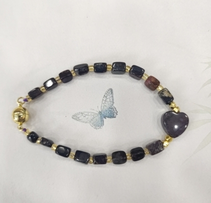 KKss202508299160   养成系爱心手链   尺寸：约16手围，爱心大小约13*13*5mm，珠子大小约4～6mm