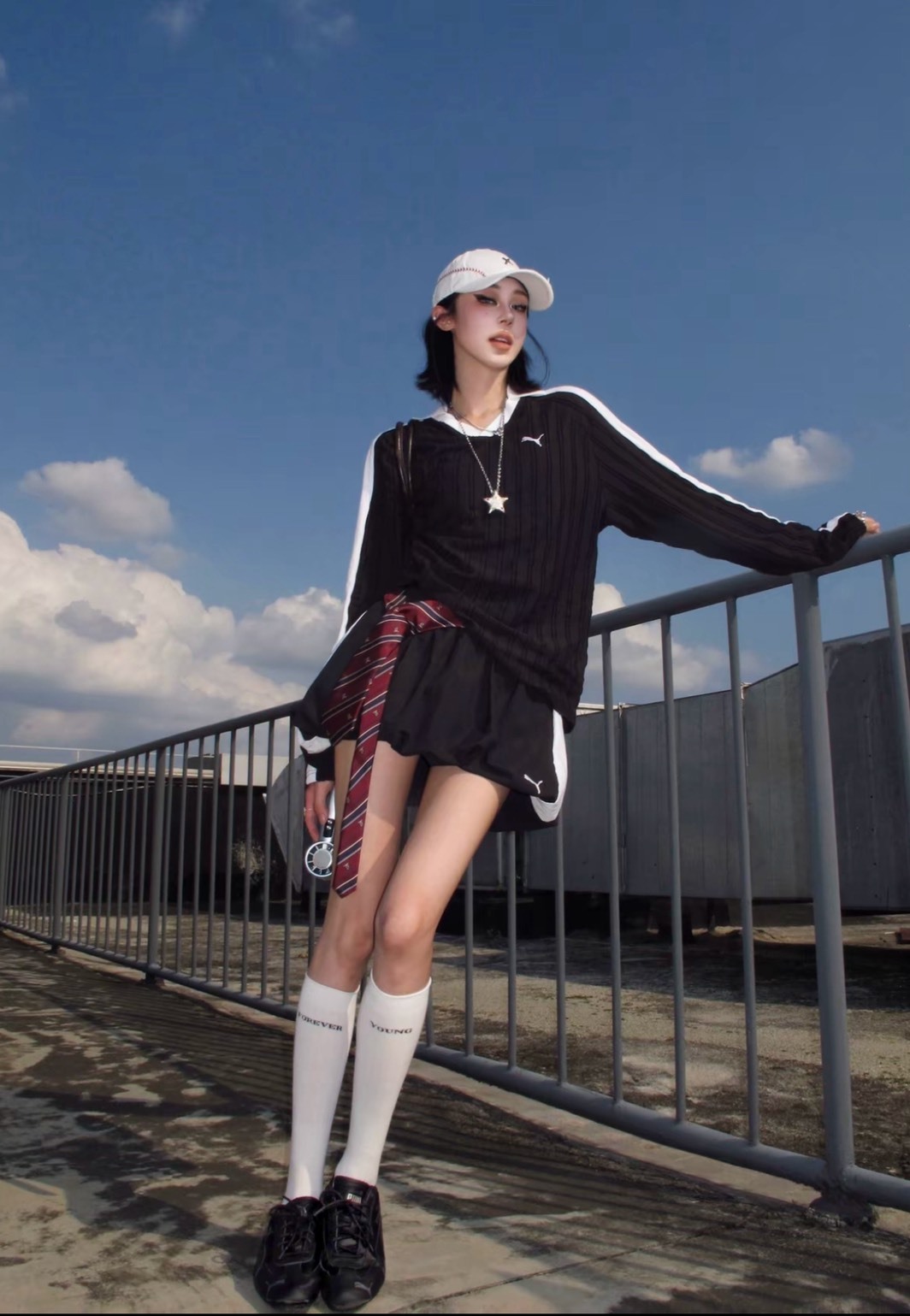 【PUMA 彪馬】T7 V領運動條紋翻領 短款長袖 Polo衫｜男女同款 黑色 634528-01