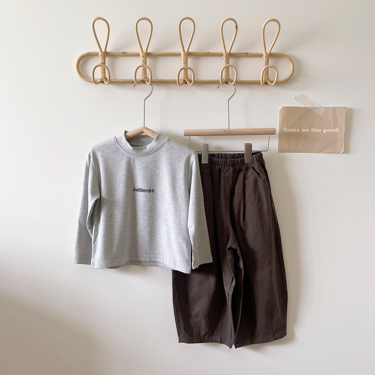 淺灰英字休閒套裝