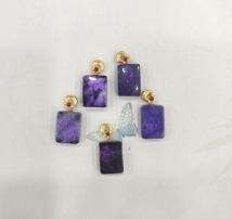 KKss2508119200   帝王紫耳钉6mm  尺寸：针长1cm，珠子大小约6mm+，克重约0.7~1g