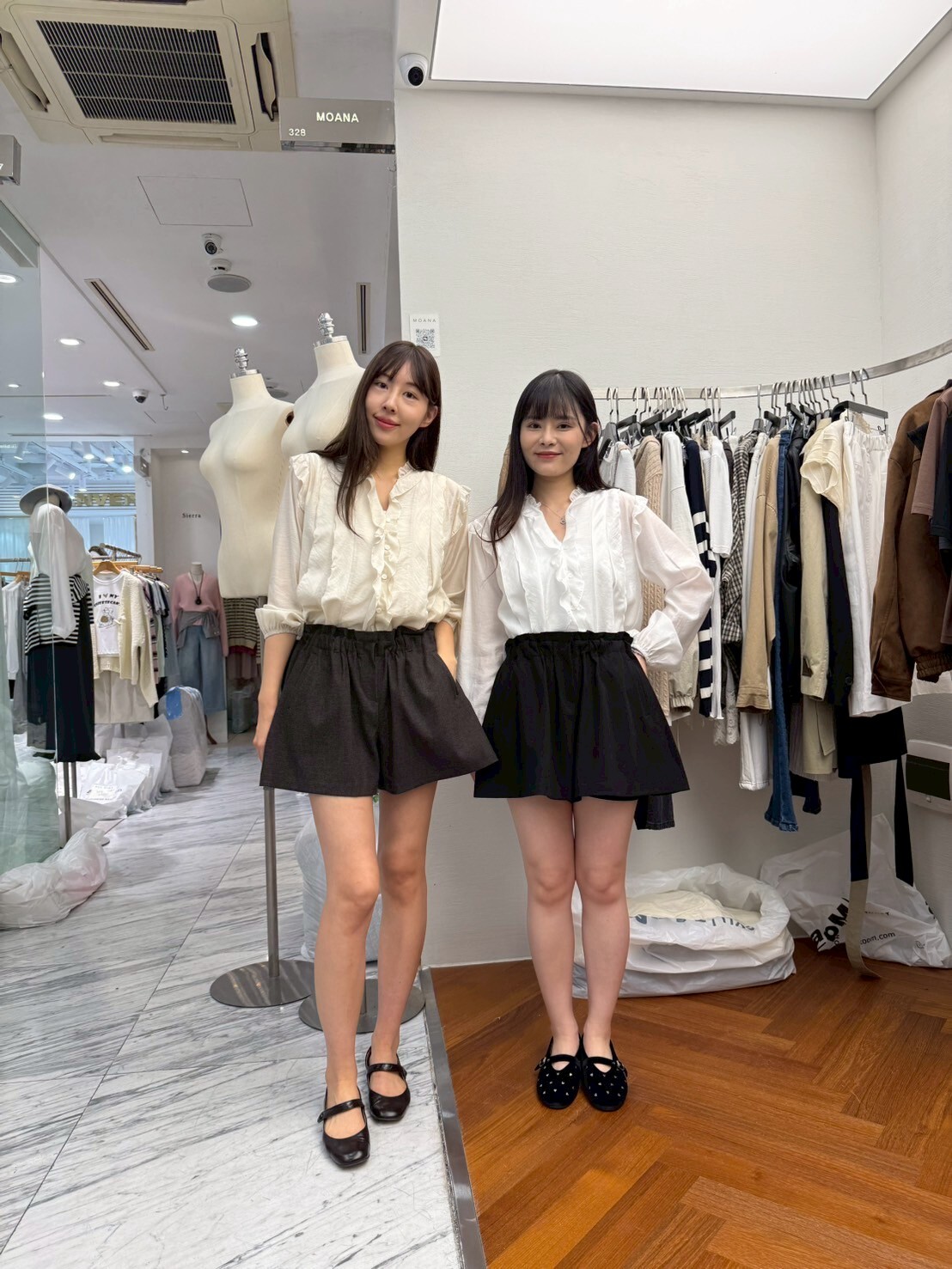 MK5037 滑感綁帶後橡筋傘形短褲