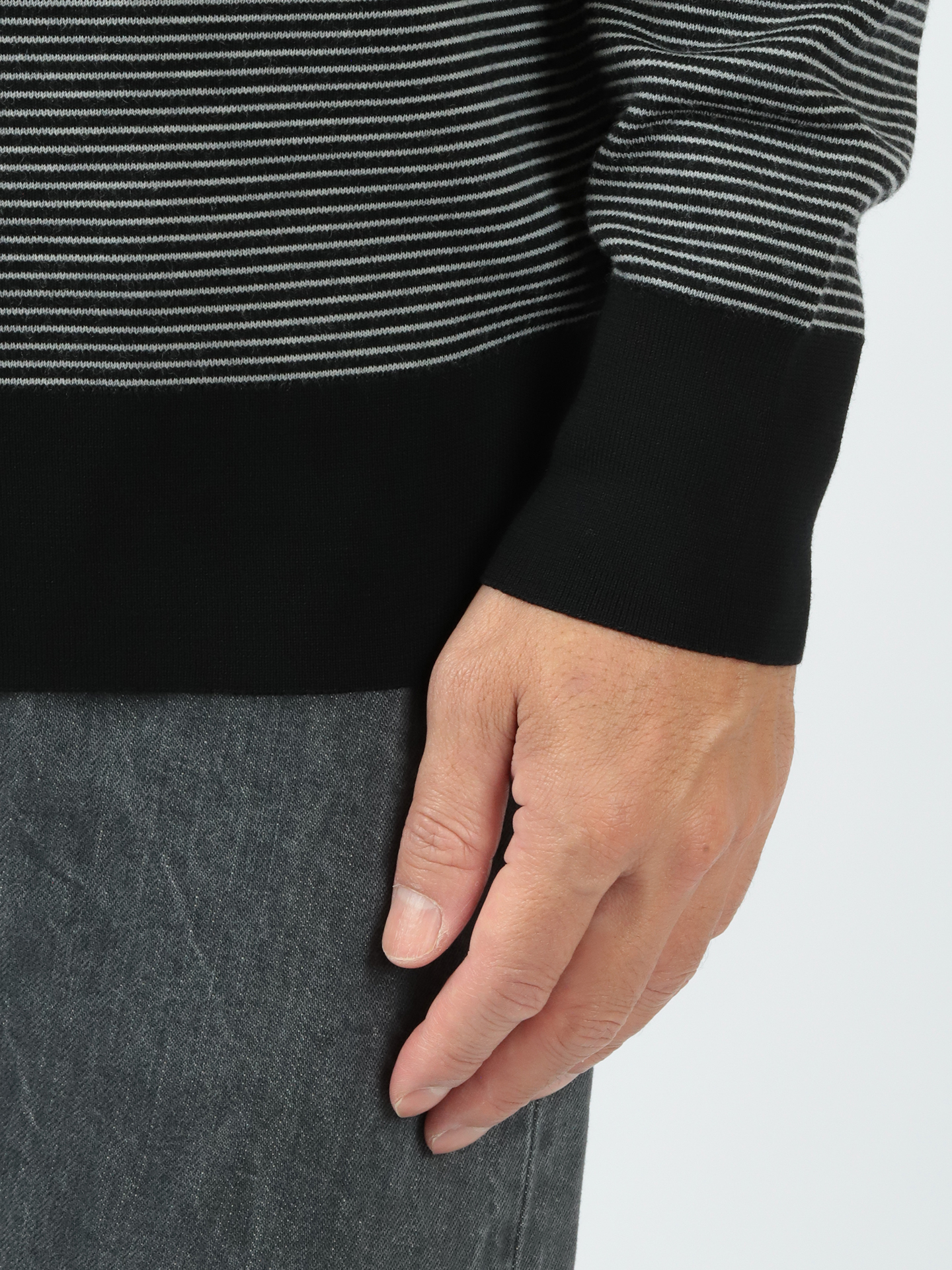 Batoner 32g Wool Smooth Classic Crew Neck Black Gray