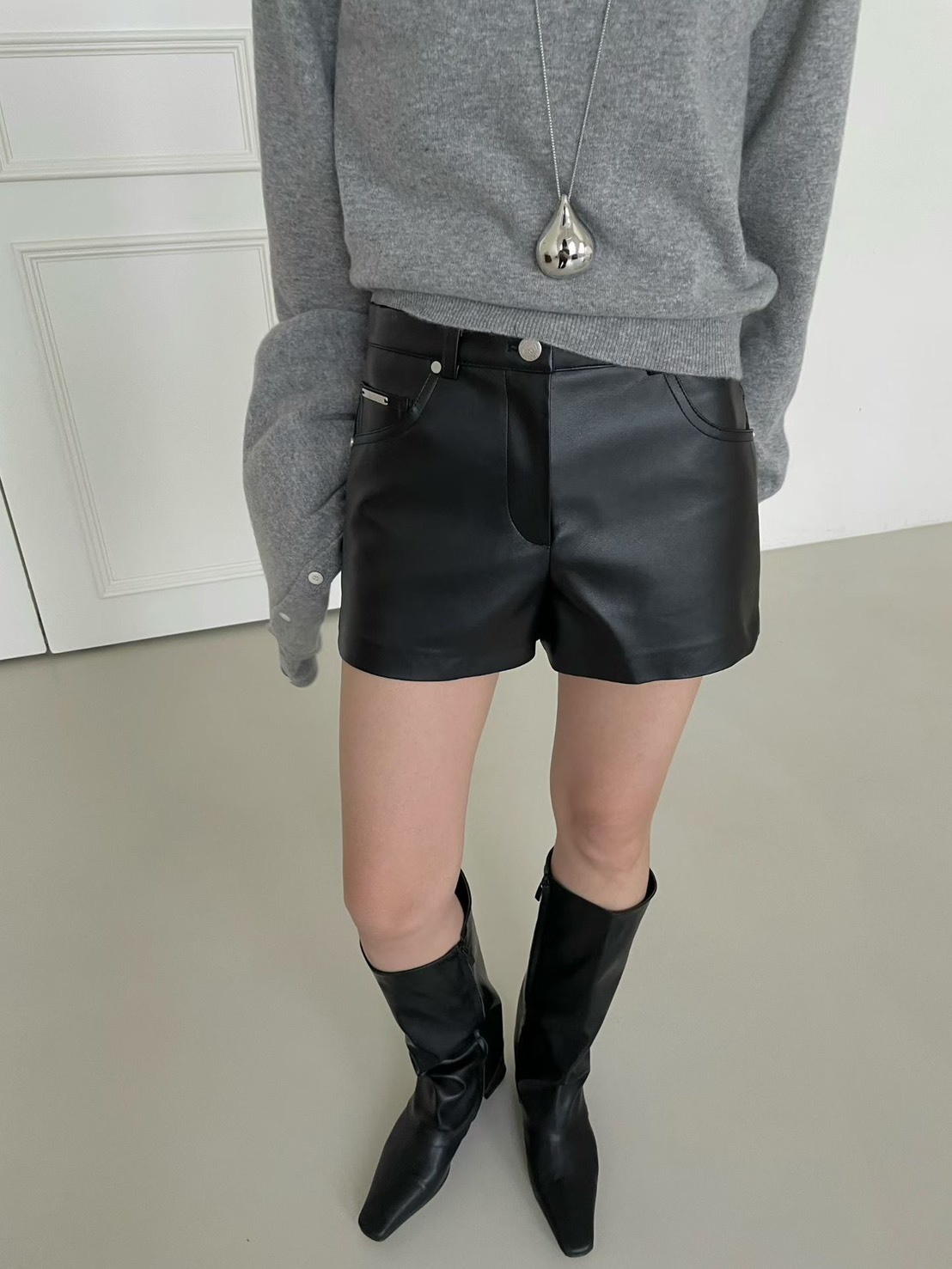 低腰PU短褲