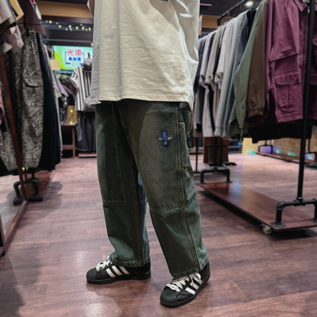 Urban小藍標直筒牛仔褲