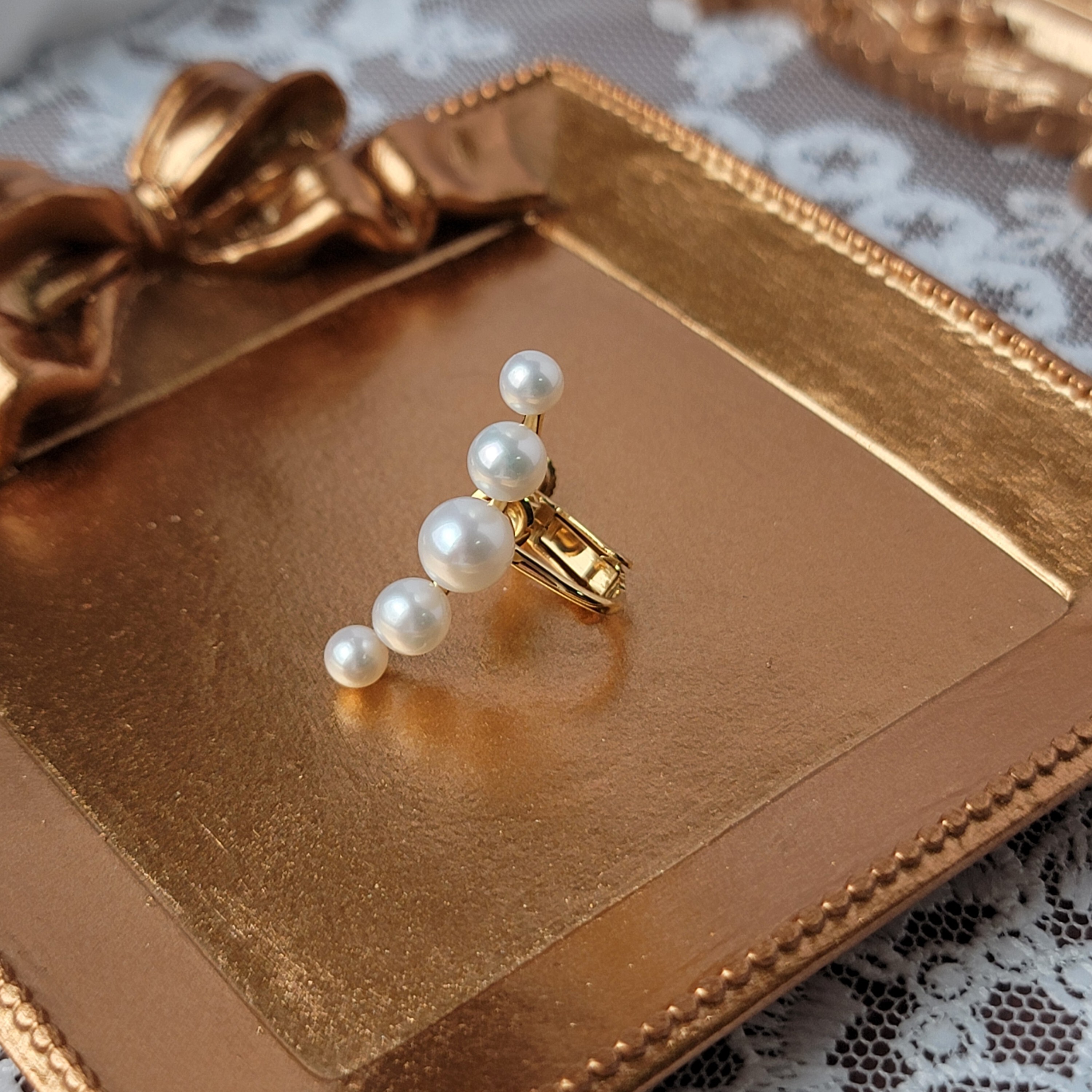 【me.luxe】SV微笑珍珠耳夾(單)