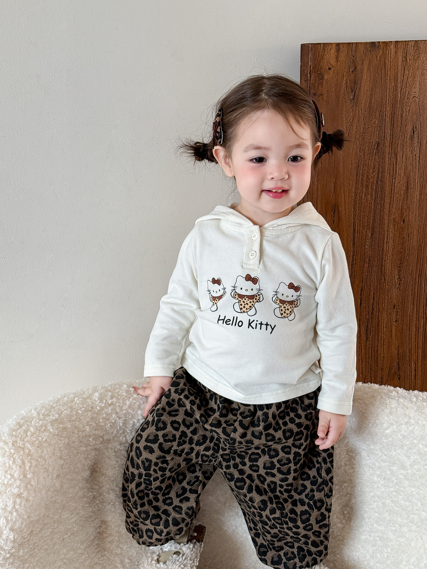 三隻小貓咪連帽上衣