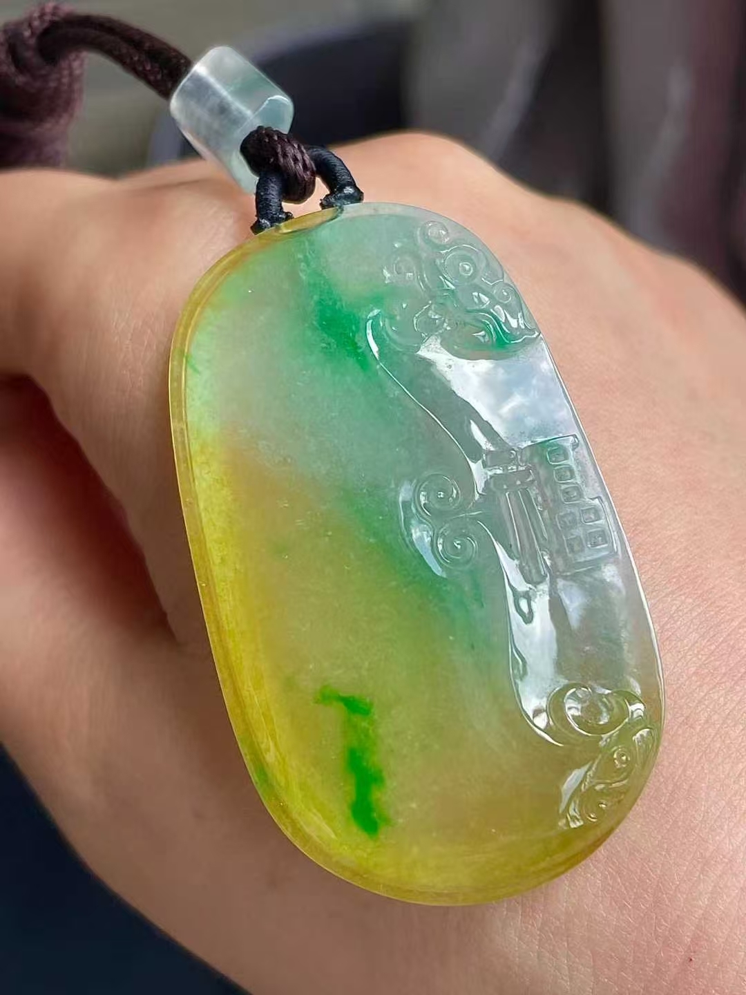 9105557 翡翠冰黃加綠福牌吊墜