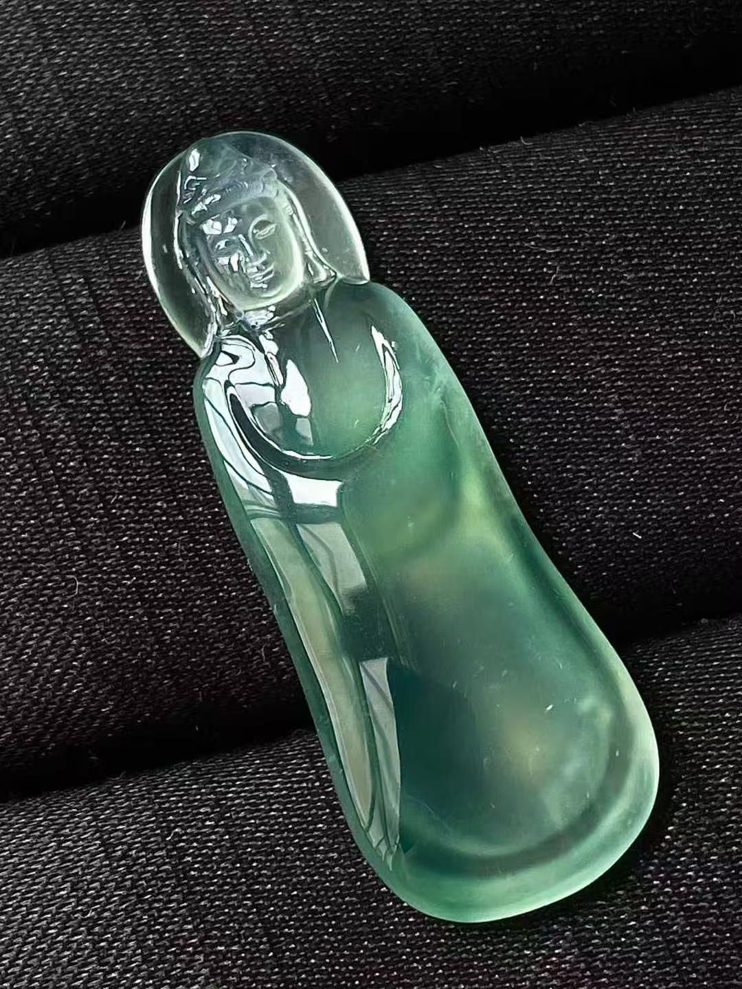 9105559 翡翠玻璃種自在觀音吊墜