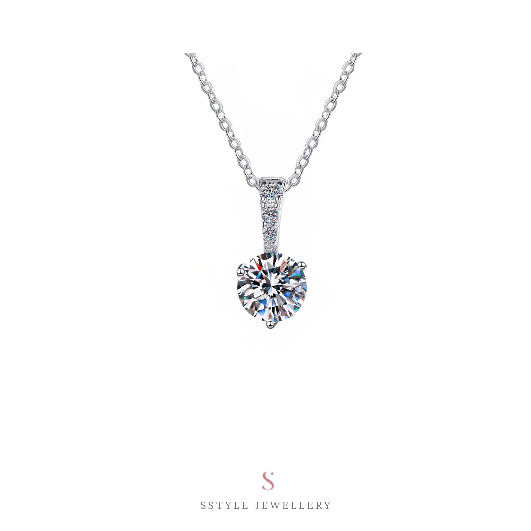 Layla moissanite necklace