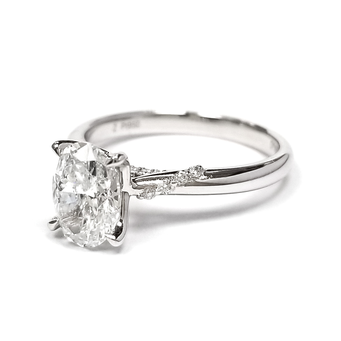 PT950鉑金 1卡實驗室培育橢圓形鑽石戒指