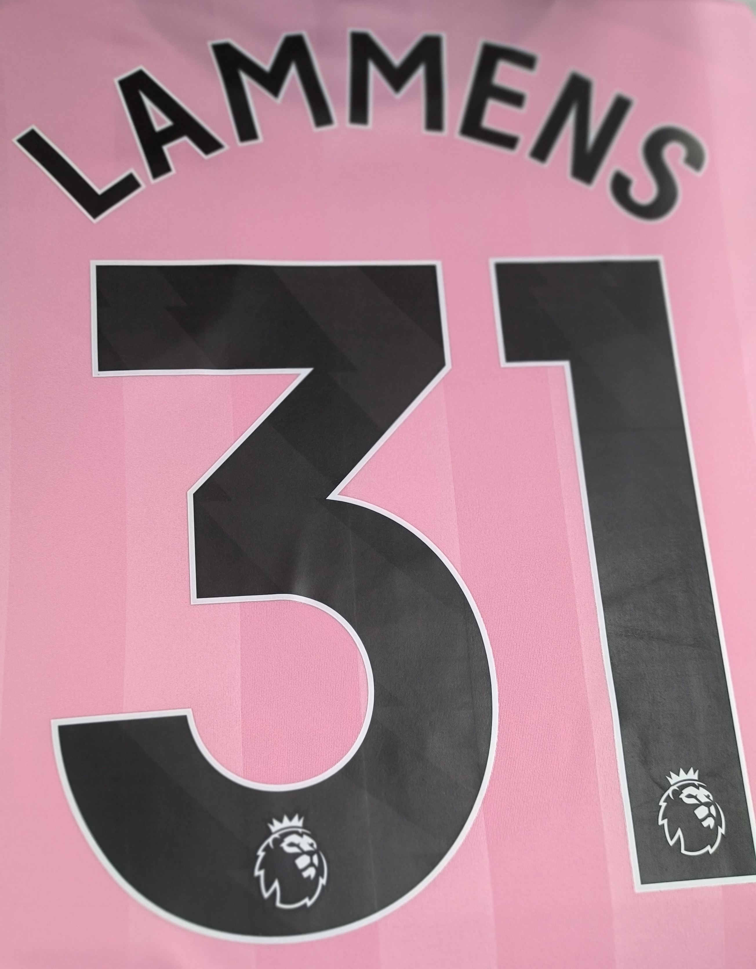 25-26曼聯粉紅龍門球員版球衣