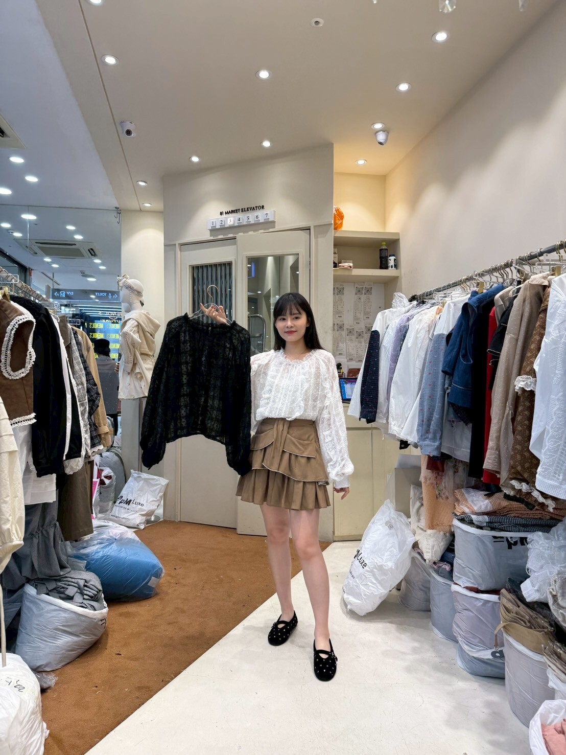 EM5024 全蕾絲花邊拼摺上衣