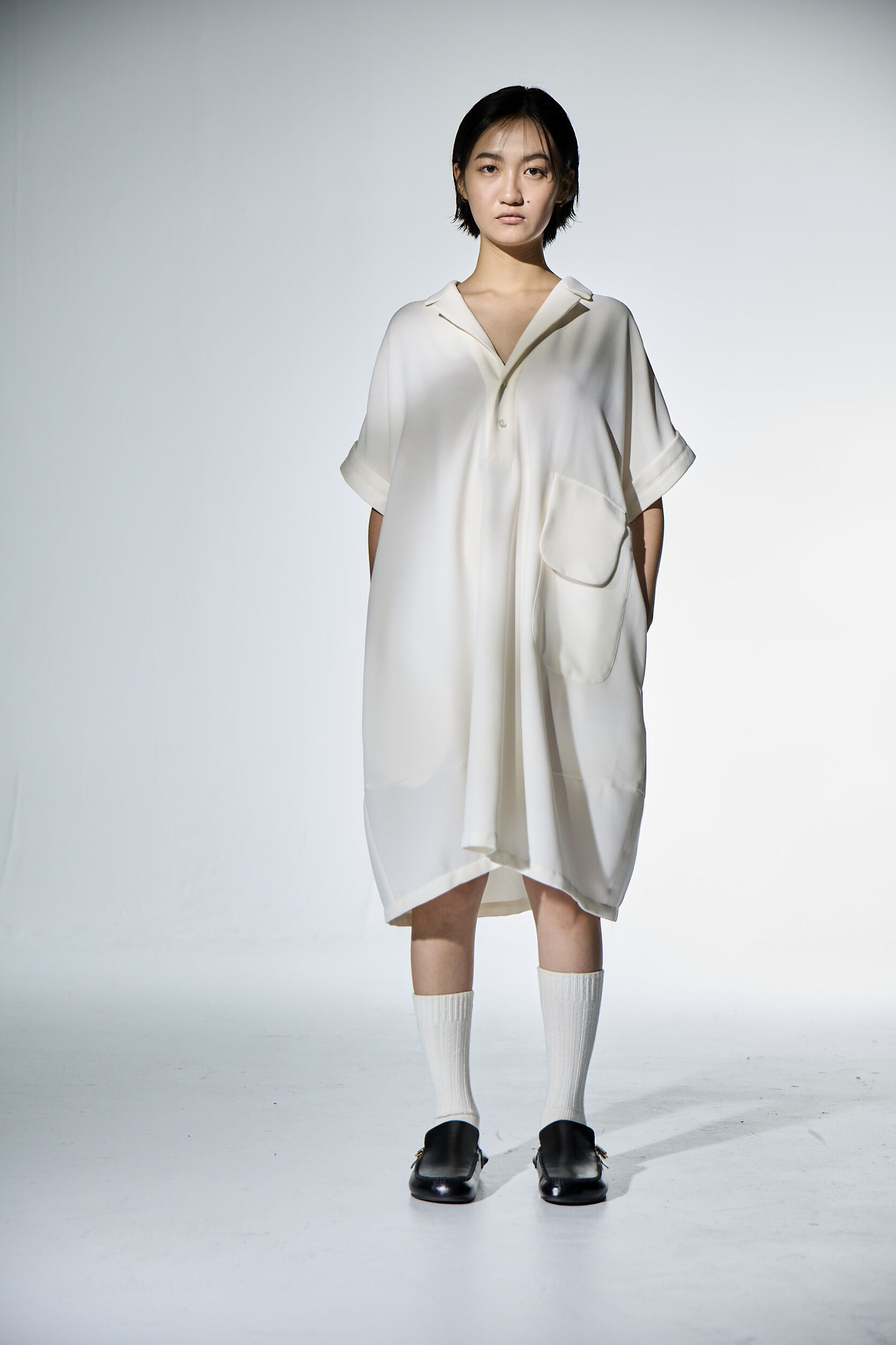 大口袋短袖洋裝