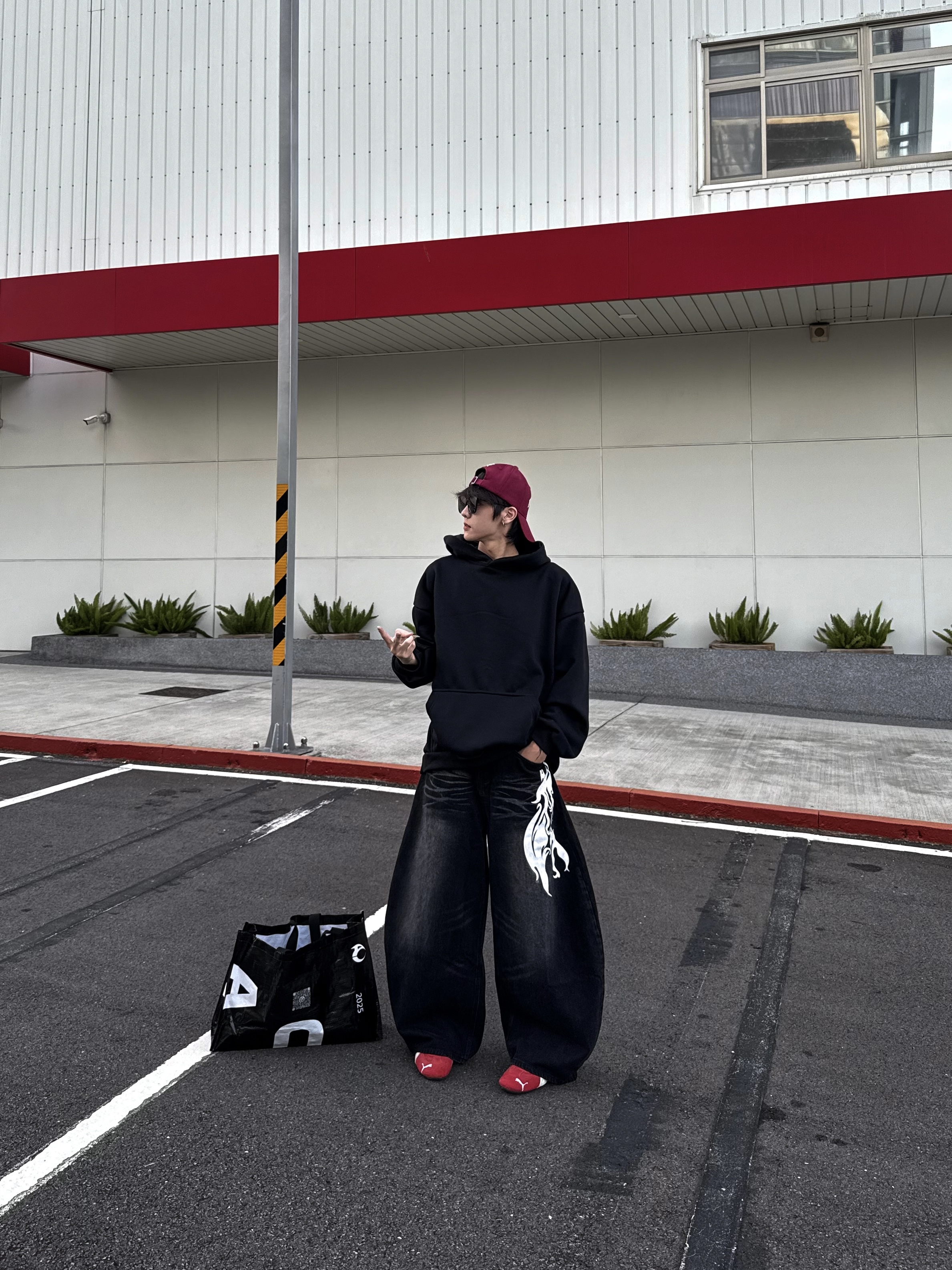 (部分現貨) 獨家自訂款｜刷色流線彎刀牛仔褲