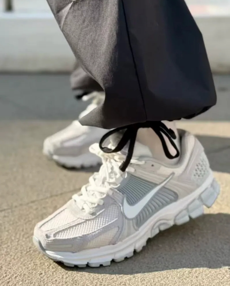 NIKE W ZOOM VOMERO 5 灰白 復古 麂皮 老爹鞋 慢跑鞋 休閒鞋 HQ0458001