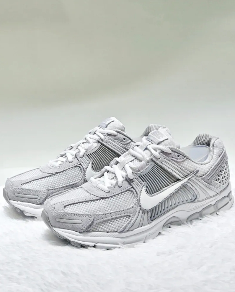 NIKE W ZOOM VOMERO 5 灰白 復古 麂皮 老爹鞋 慢跑鞋 休閒鞋 HQ0458001