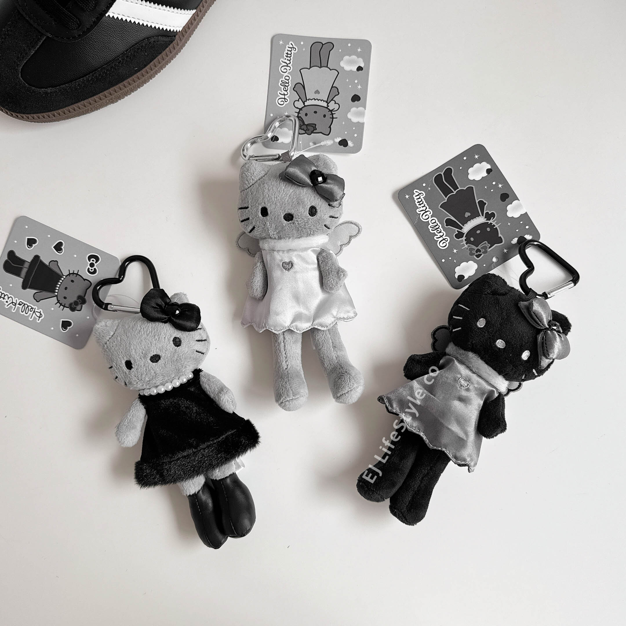 🇯🇵 SANRIO 三麗鷗家族 HELLO KITTY 黑白長腿系列 天使 黑灰 吊飾 鑰匙圈 / 現貨