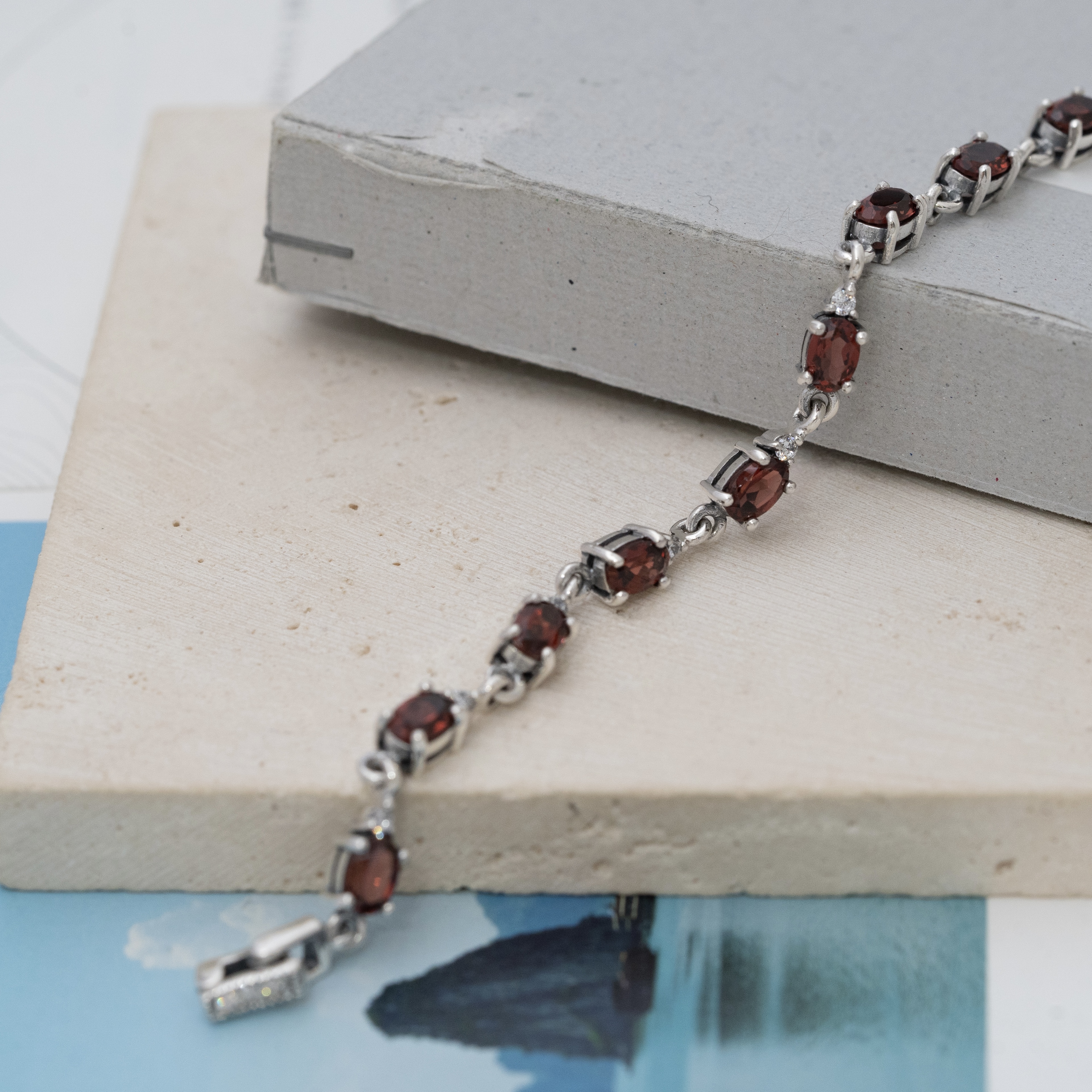 Svb261 (garnet 紅榴石)