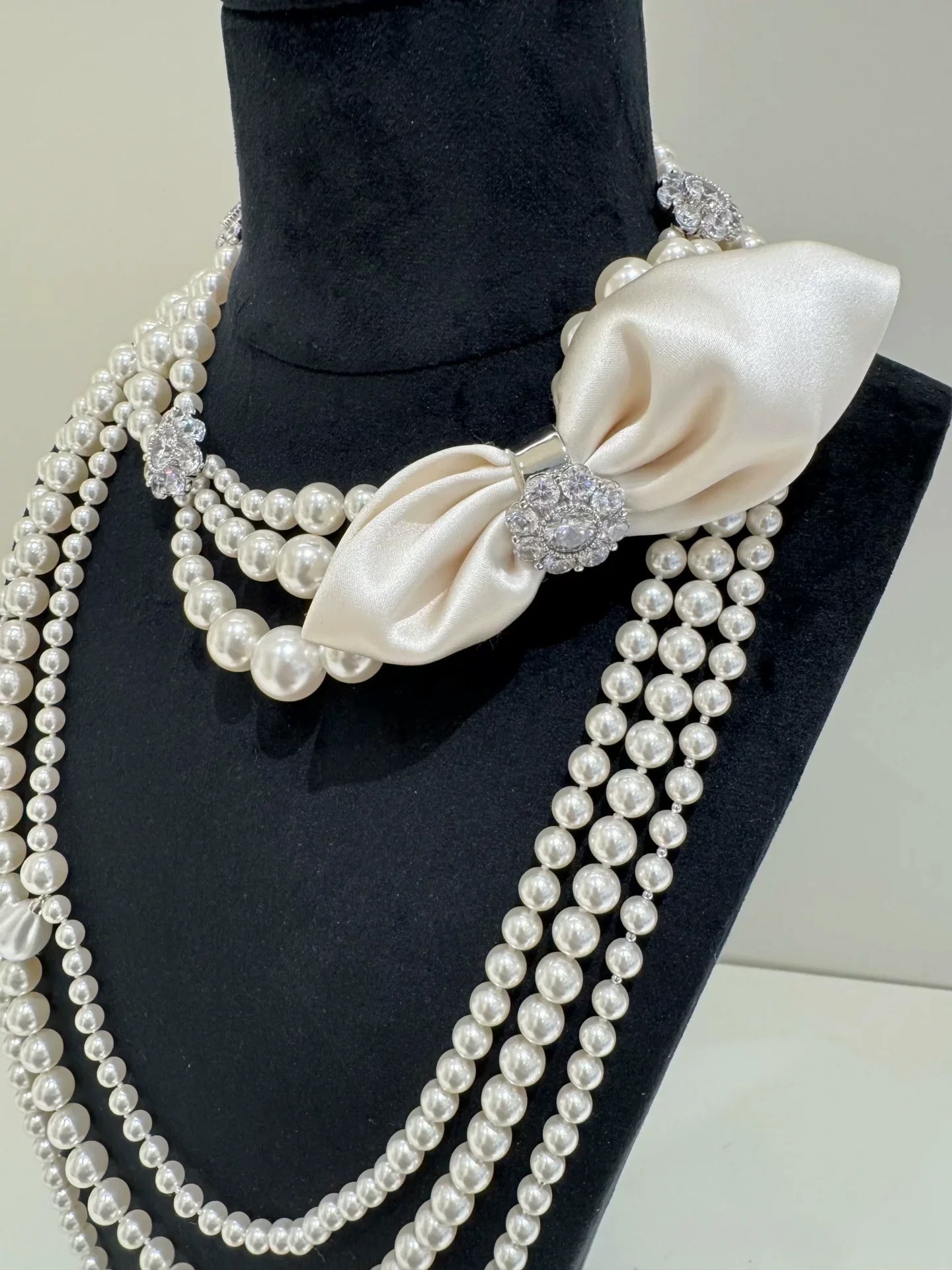 設計師家多層次帶花鑽珍珠項鍊