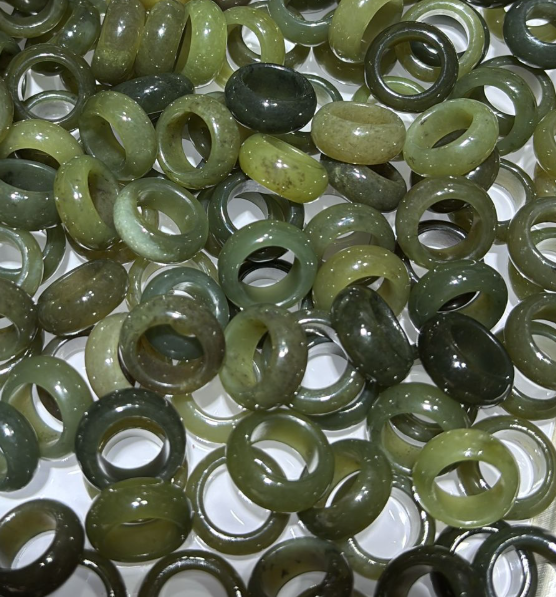 250927 - C33 和田玉跑環1粒（隨機綠色）