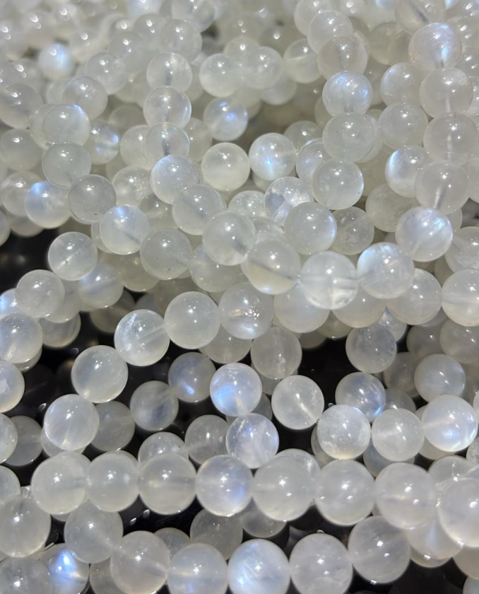 250927 - C46 8mm+粉紅底士多啤梨藍月光手串