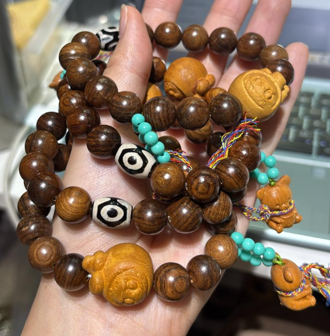 250927 - C56 11-12mm+黃花梨木黃檀木山竹小魔怪天珠設計款手串