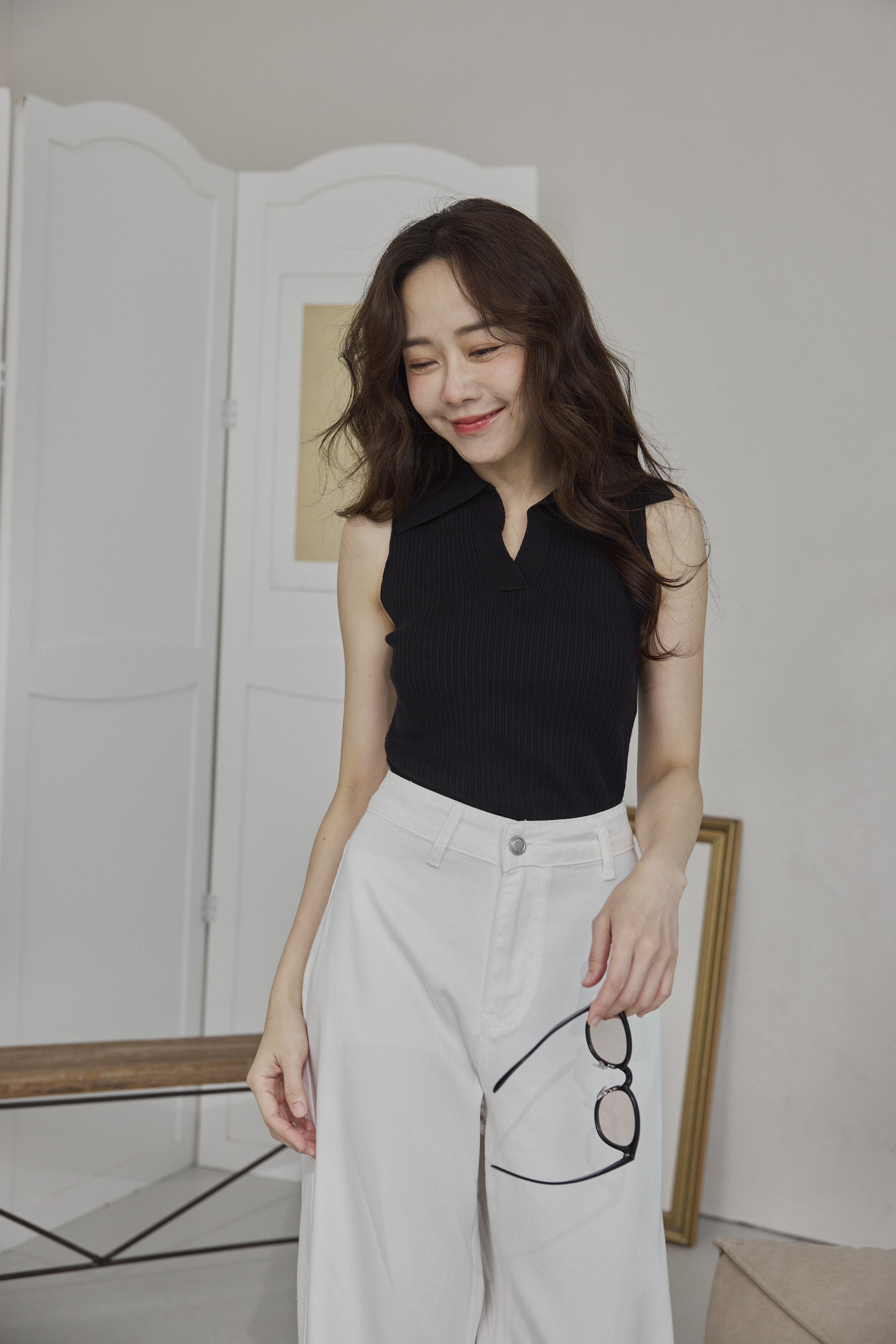 俐落V領黑針織背心