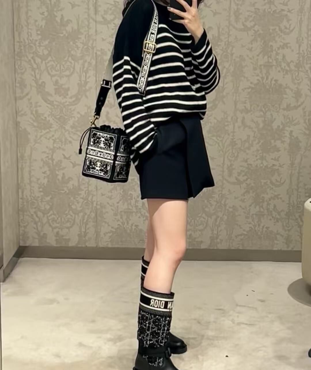 Dior新款刺繡小水桶 -T