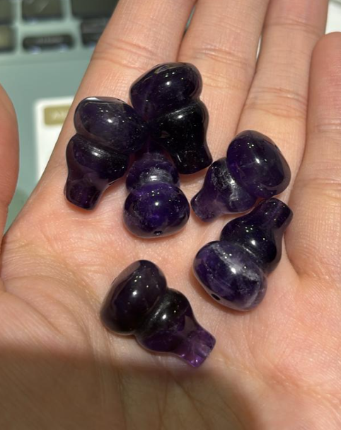 250927 - C80 烏拉圭夢幻紫水晶葫蘆上下通窿格珠1粒