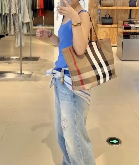 【直播】LL0927800 Burberry 經典格仔系列