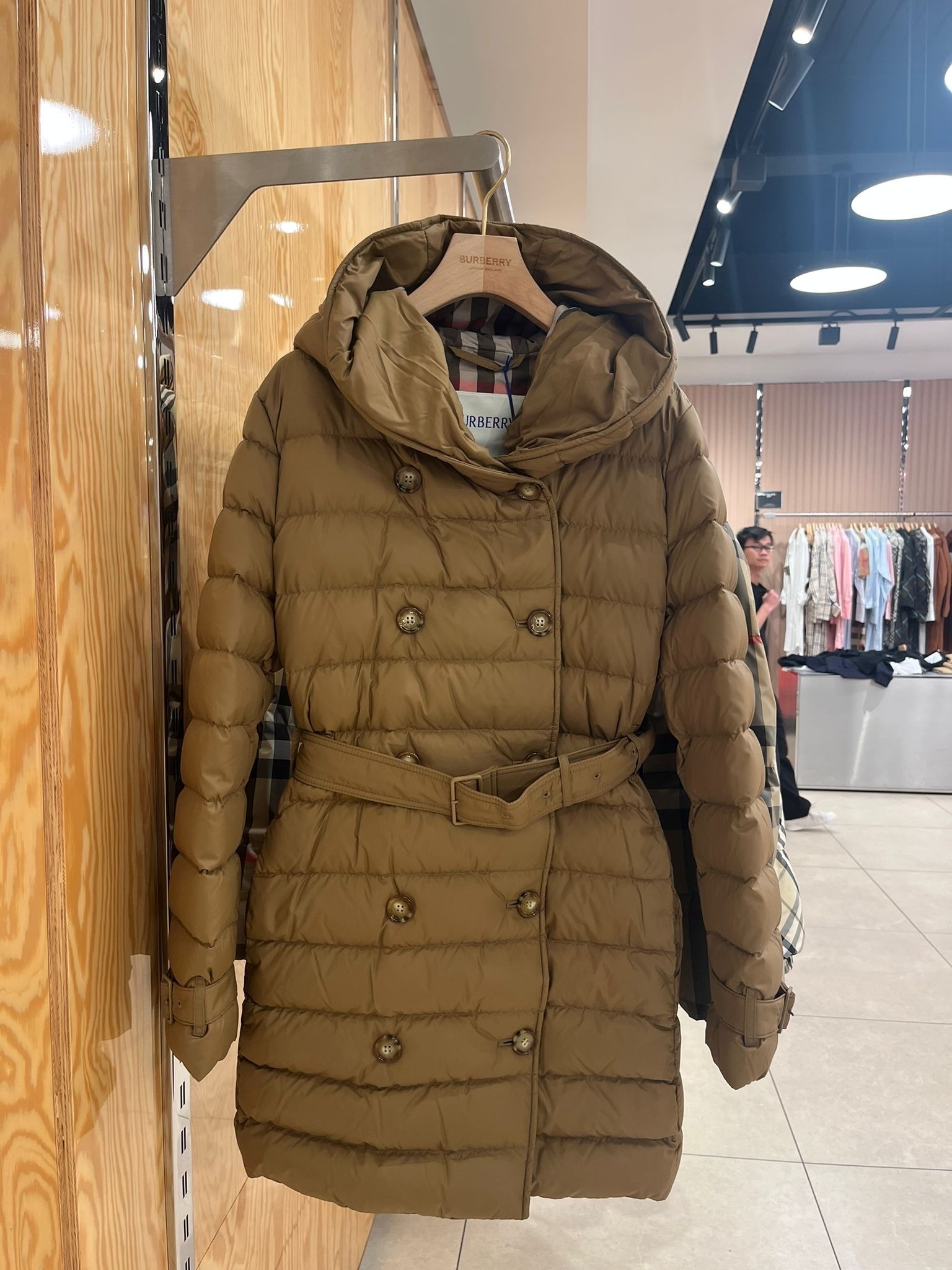 【直播】LL0925800 Burberry 稀有羽絨外套(90% 羽絨)