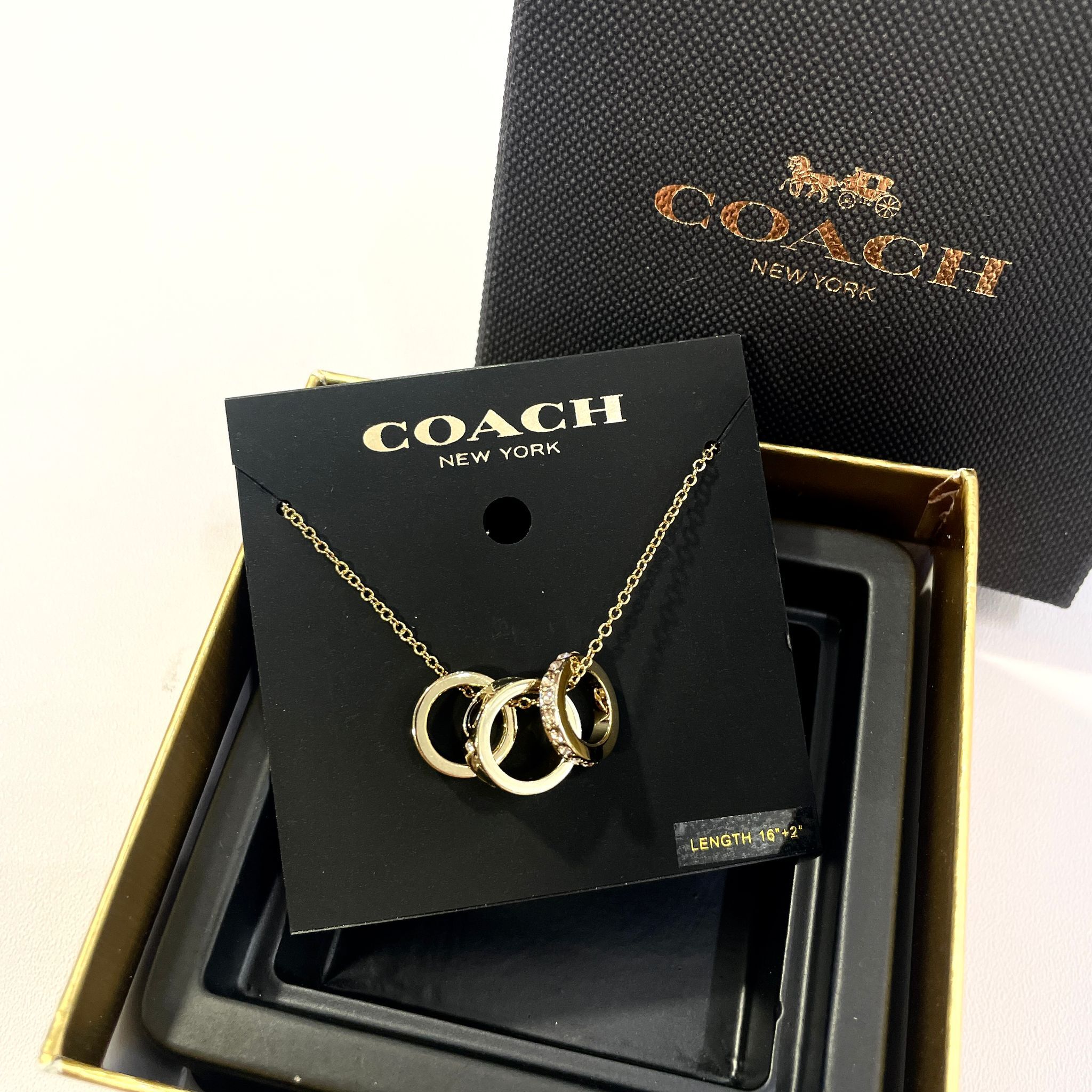 全新COACH 項鏈 金色水鑽雙C刻字三環墜飾 鎖骨鍊/項鍊 CI905 Rondell Necklace Gold #BRAND NEW #香榭站正品