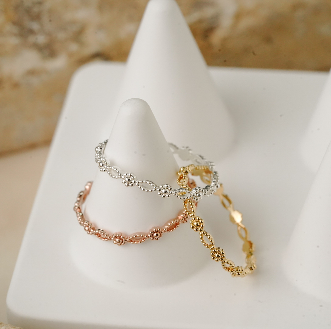 Svr21 (小雛菊縷空戒指）