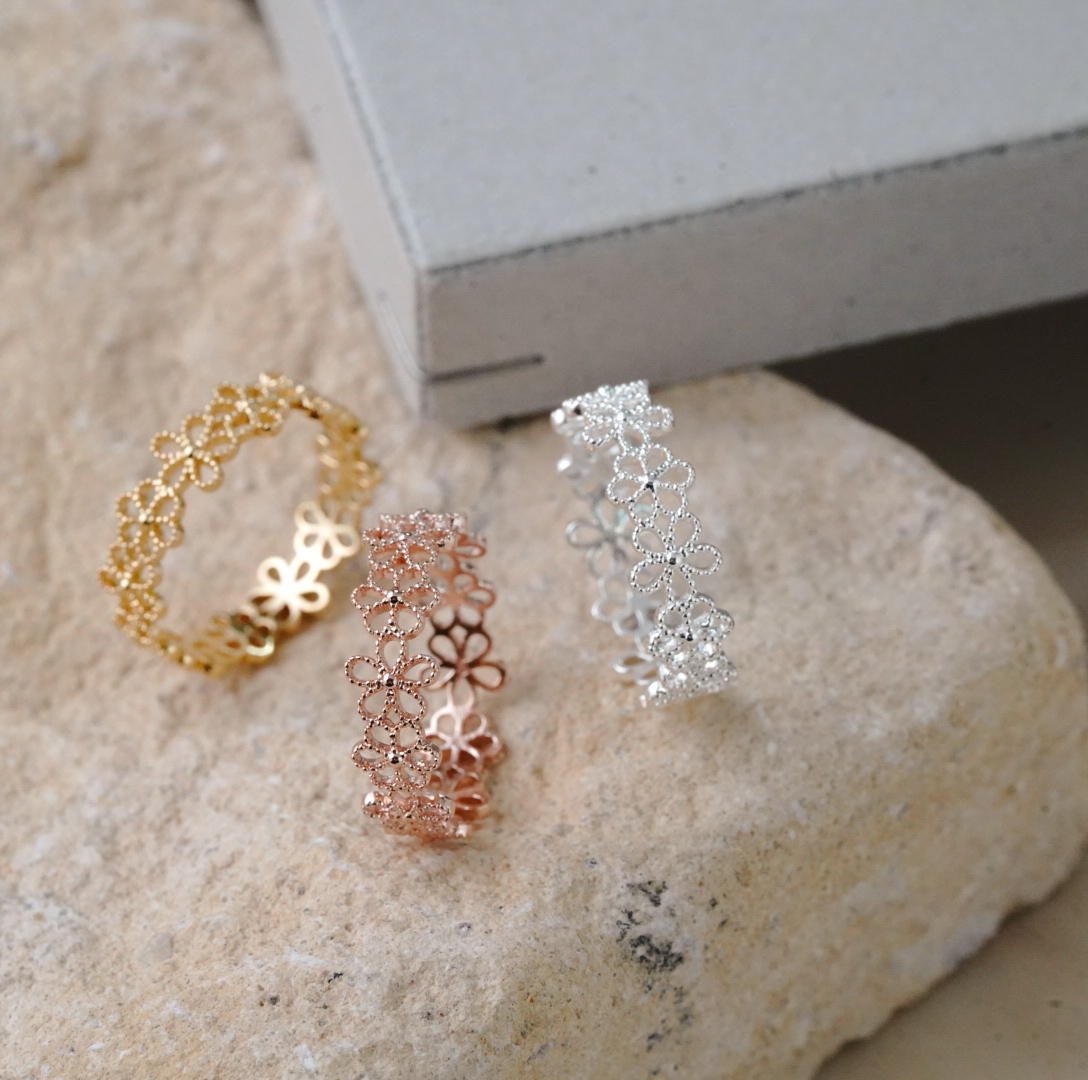 Svr23 (花連花縷空戒指）