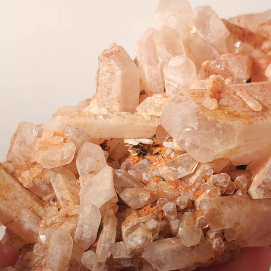 橘皮蠟燭水晶簇 C383