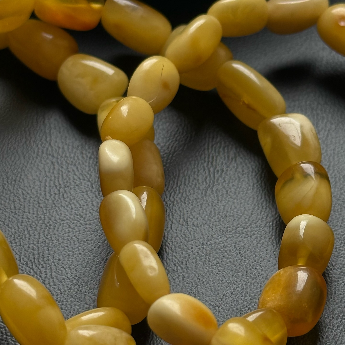 [原石] 琥珀蜜蠟手串