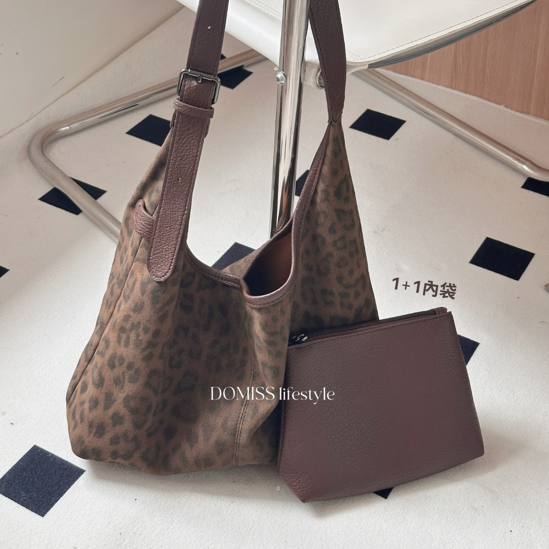 【豹紋斜背包1+1】DOMISS秋冬麂皮包包 手提包 斜背 肩背包 (現貨)