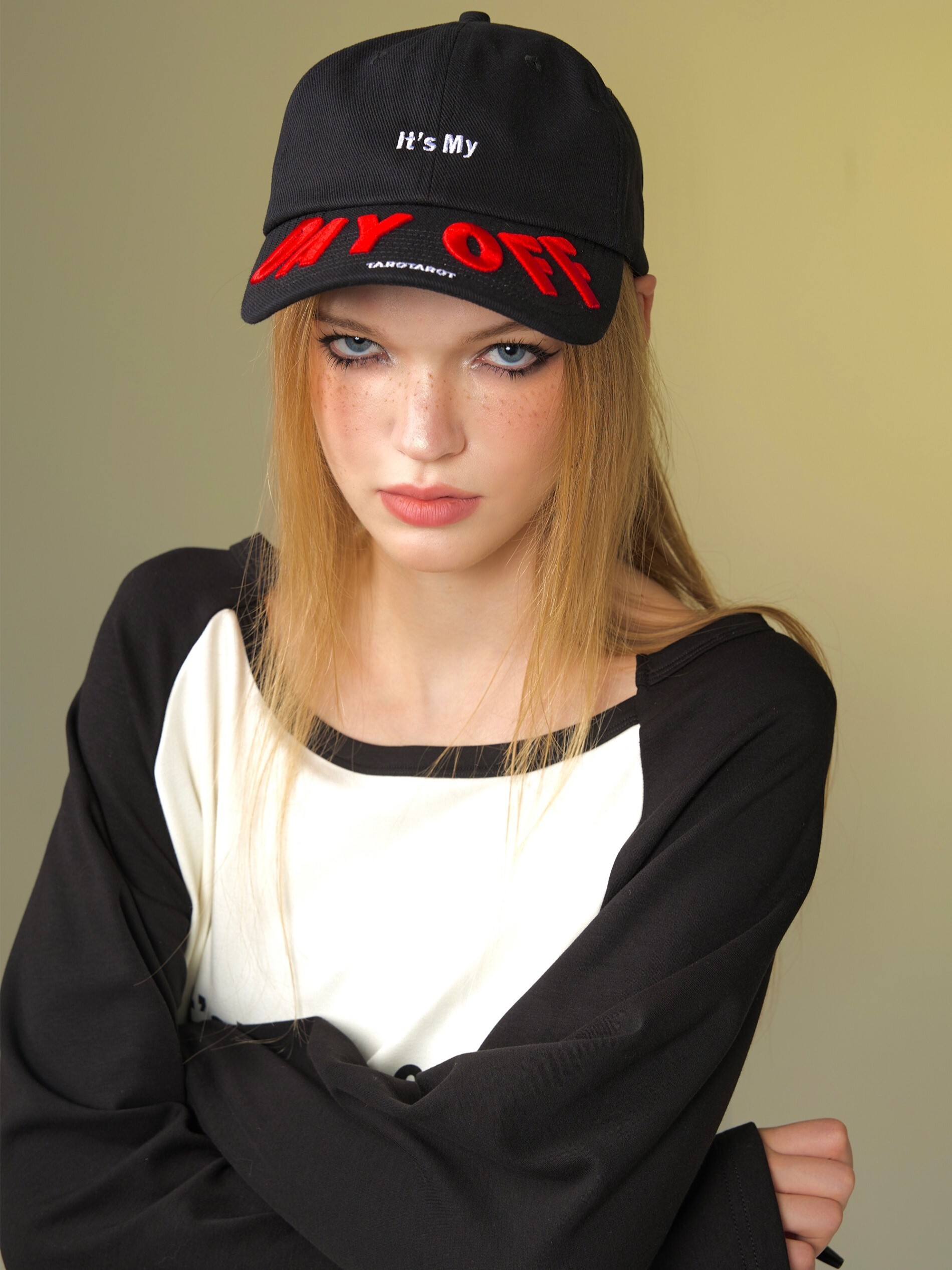 TAROTAROT  It's my day off 立體刺繡 黑色鴨舌帽