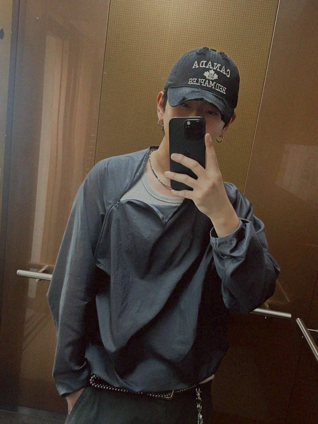 Lucid 透視斜拉鍊長袖上衣