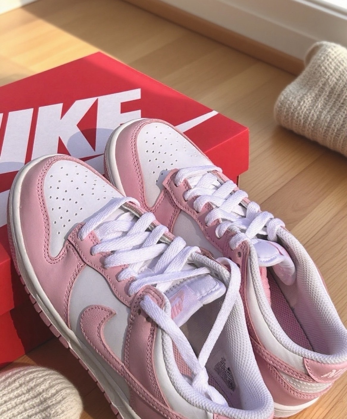 【Luxury】NIKE DUNK LOW GS 粉白配色 ‘Medium Soft Pink’ 大童鞋 女生百搭休閒鞋 FB9109-125