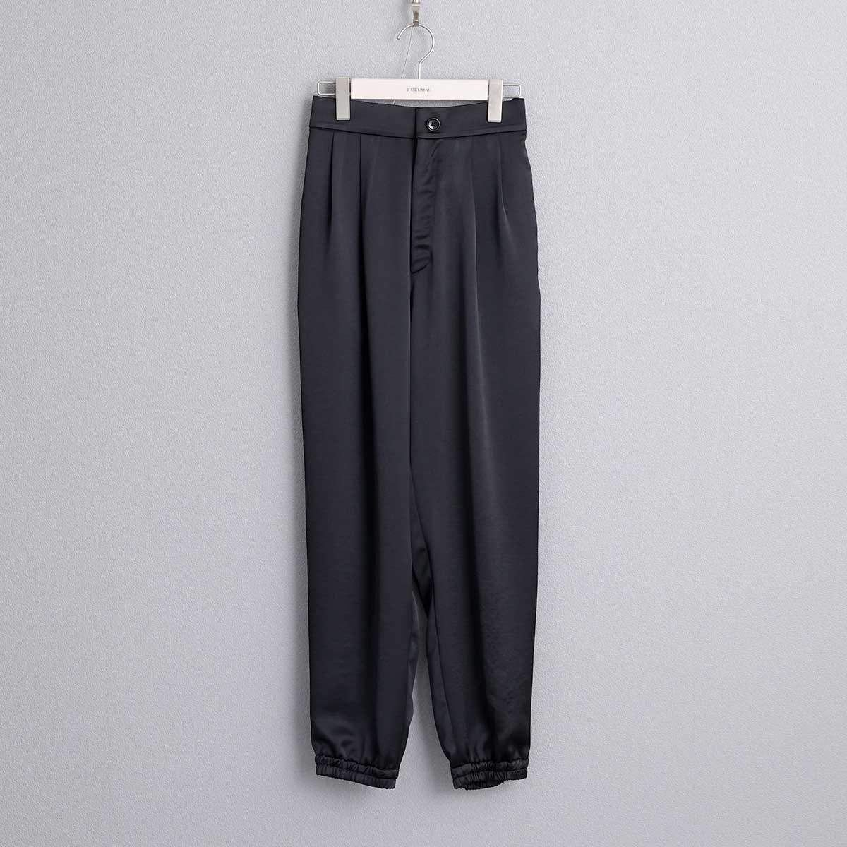 雙褶運動風縮口褲（黑）