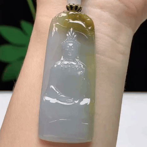 910311 翡翠冰種飄黃觀音牌