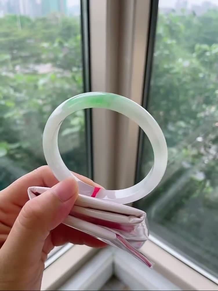 9105849 61mm冰飄綠翡翠正圈手鐲 (60-62)