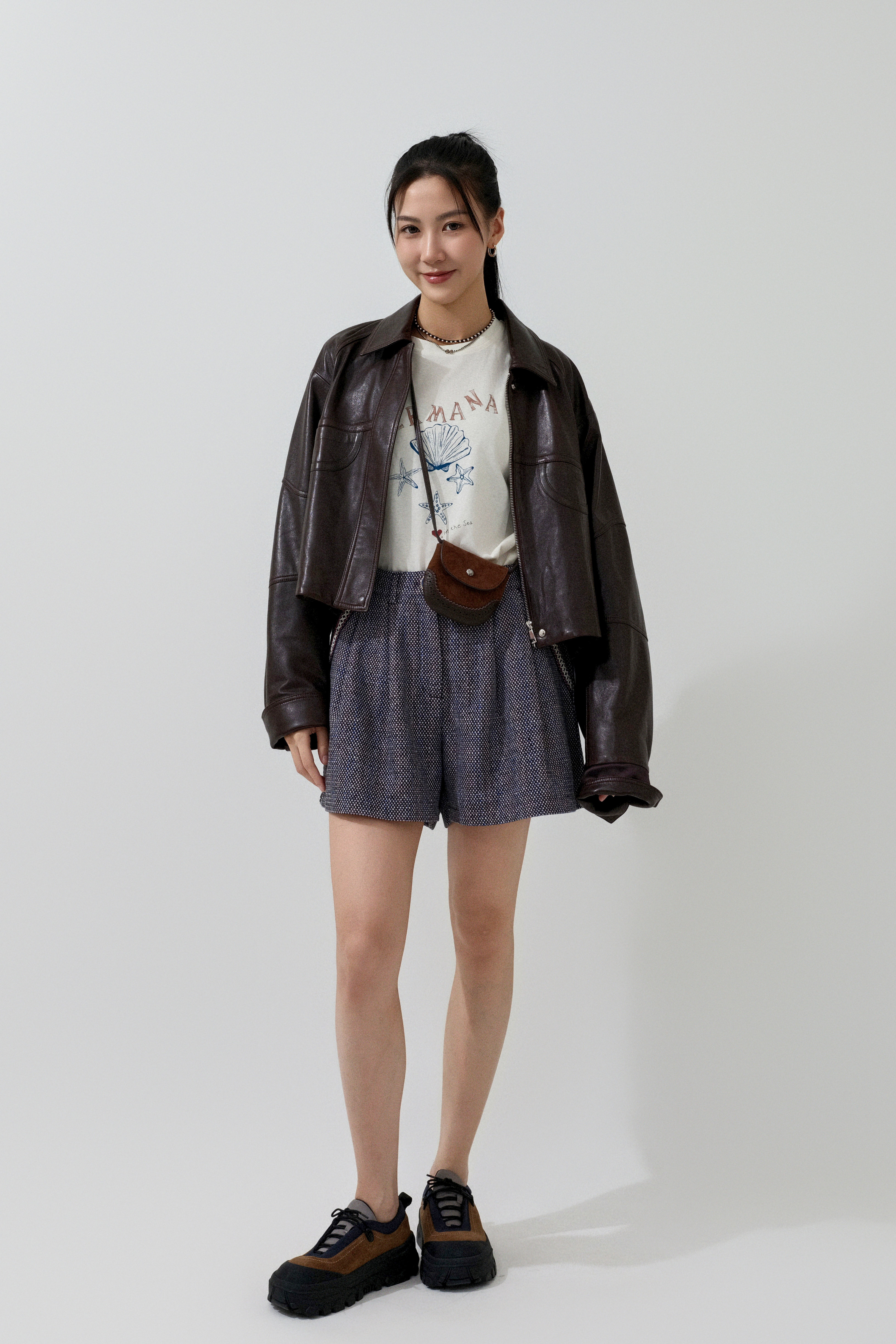 FW25_0063（真皮外套＋Tee＋短褲）