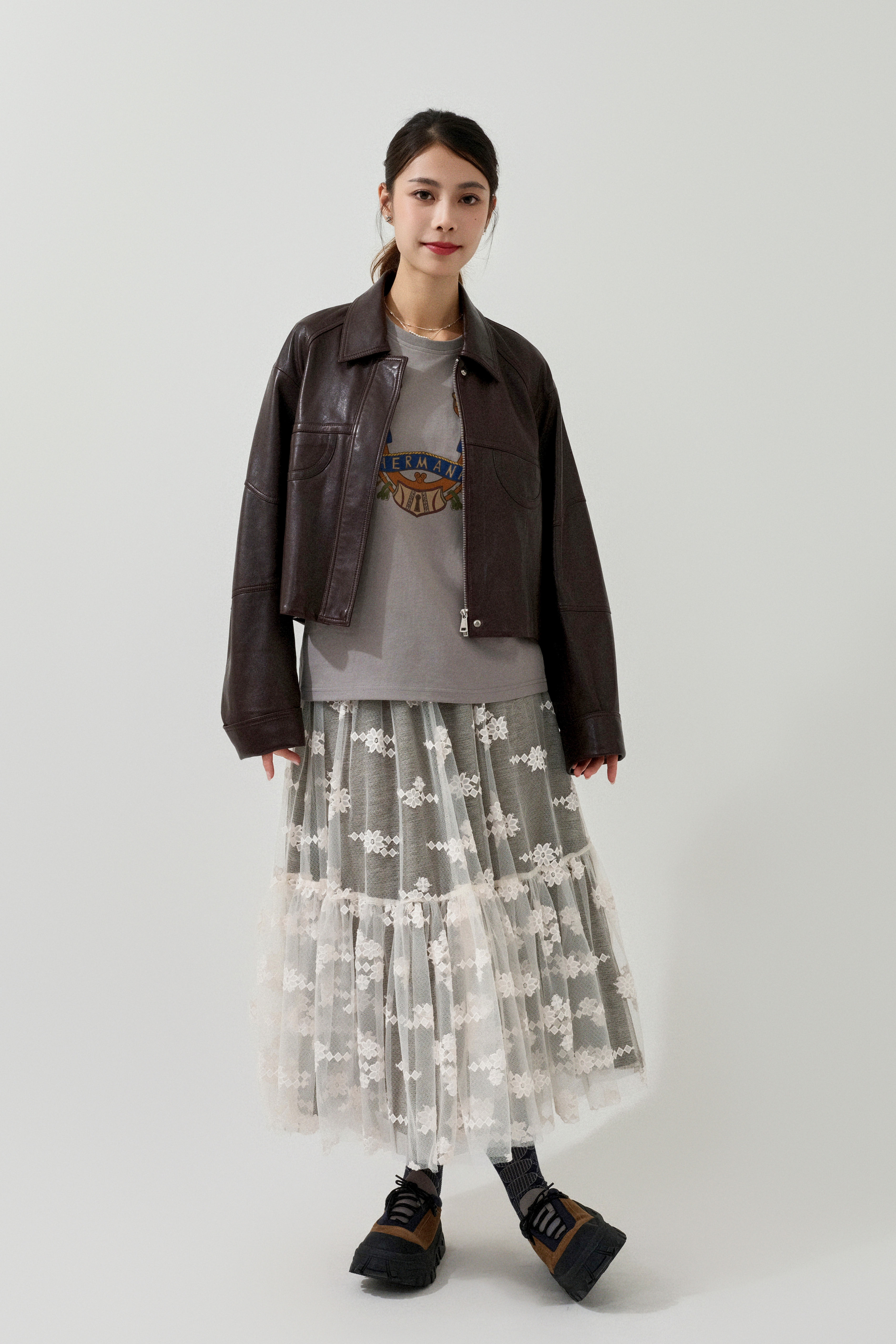 FW25_0065（真皮外套＋Tee＋半截裙）
